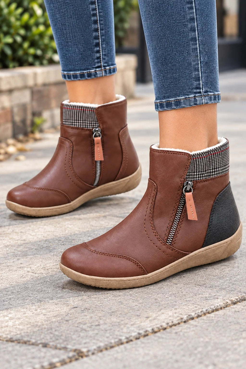 Women's Modern Double-Zip Flat Black Ankle Boots 2
